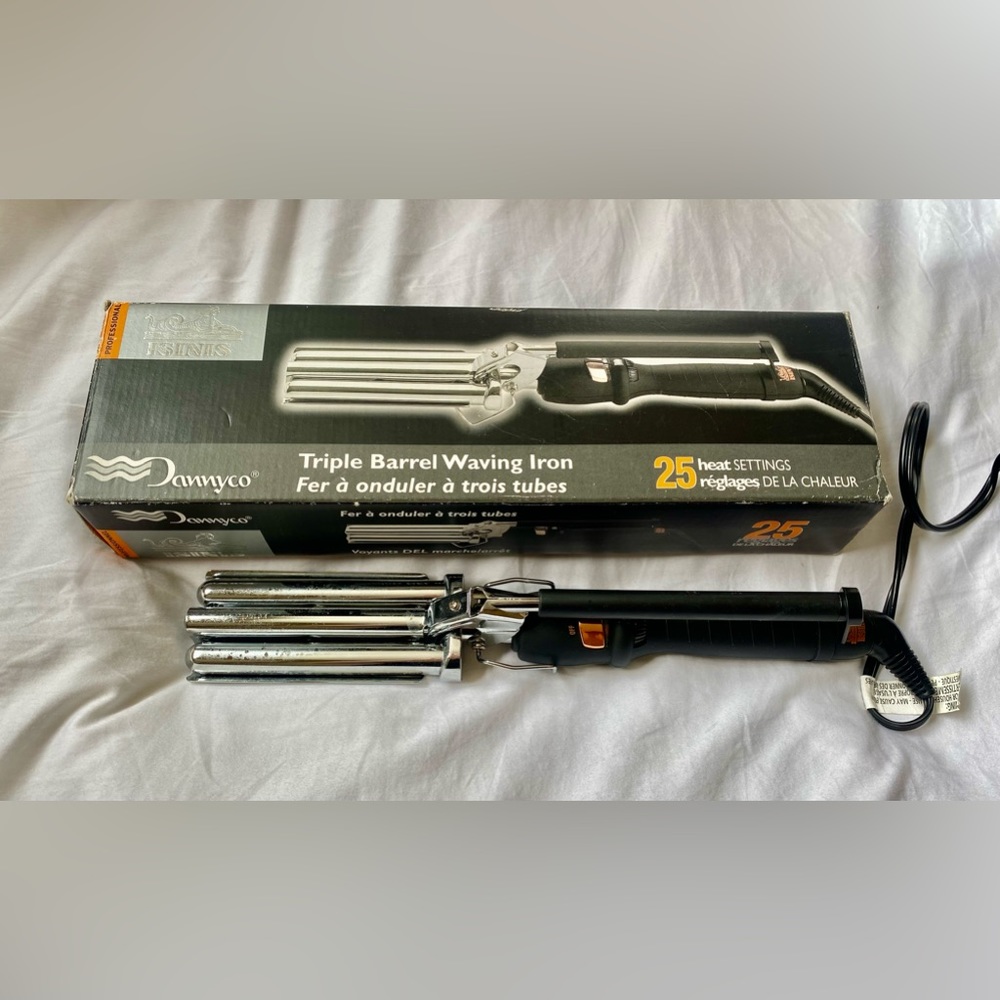 Triple barrel waving iron